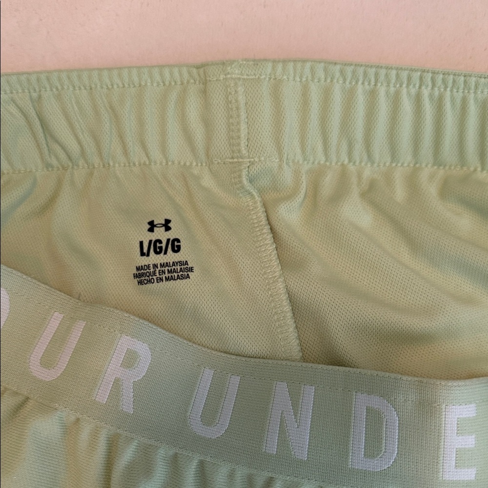 Under Armour Women's Light Green Athletic Shorts L pockets EUC two tone - Picture 6 of 8